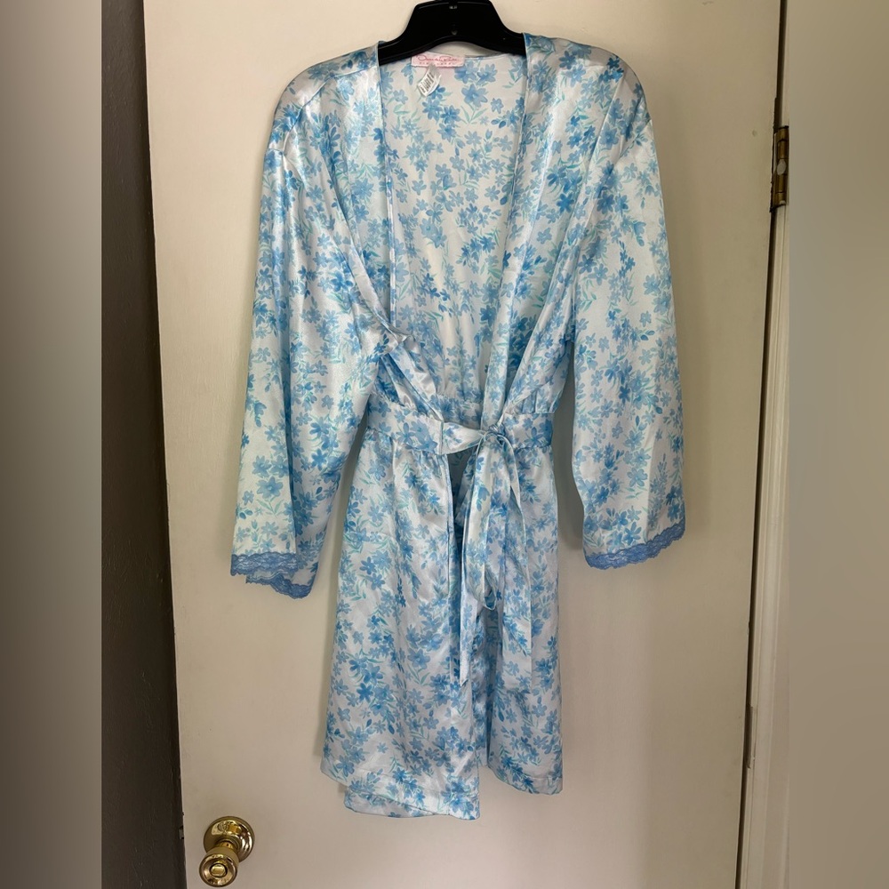 Vintage Oscar De La Renta Blue Floral Robe